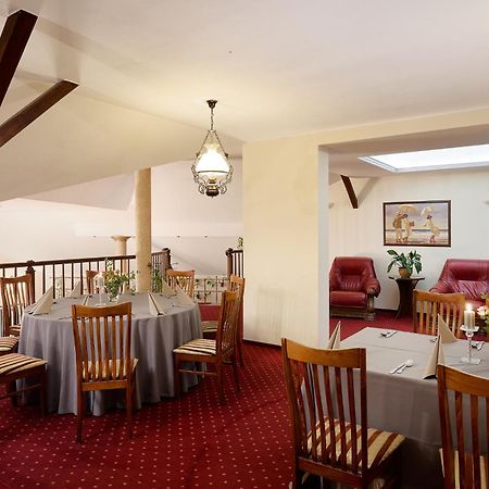 Hotel Jaśmin Owińska Buitenkant foto
