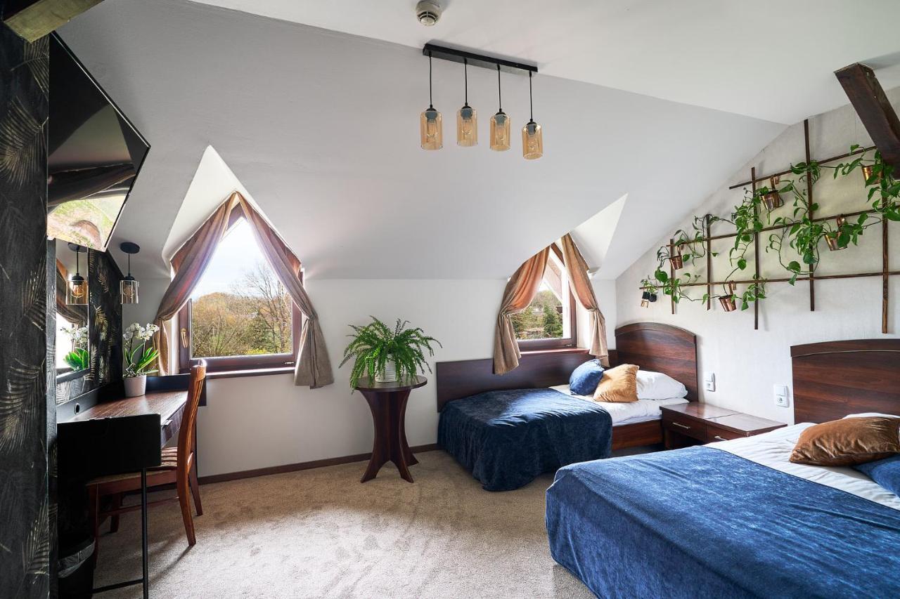 Hotel Jaśmin Owińska Buitenkant foto