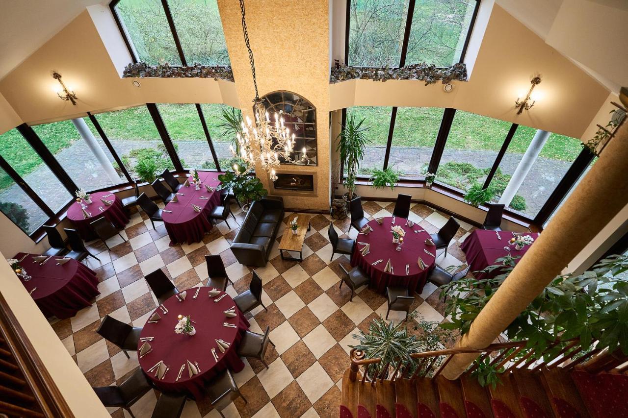 Hotel Jaśmin Owińska Buitenkant foto